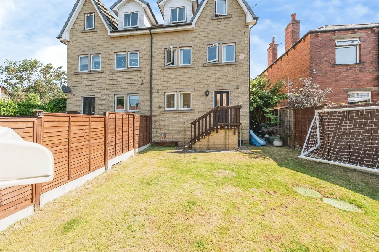 Leyland Road, Birstall, WF17, photo 4