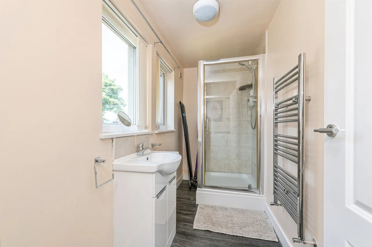 Leyland Road, Birstall, WF17, photo 13