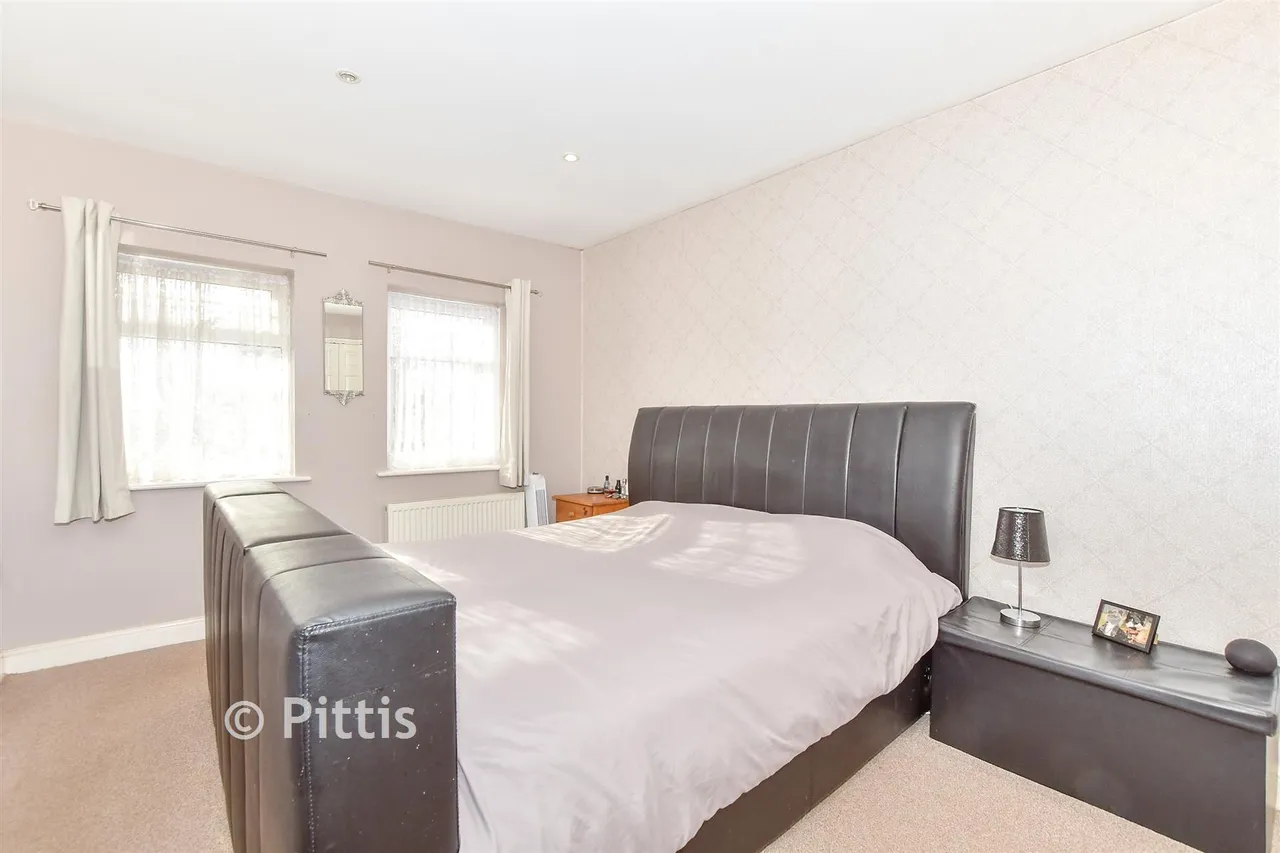 Granville Rise, Totland Bay, PO39, photo 9