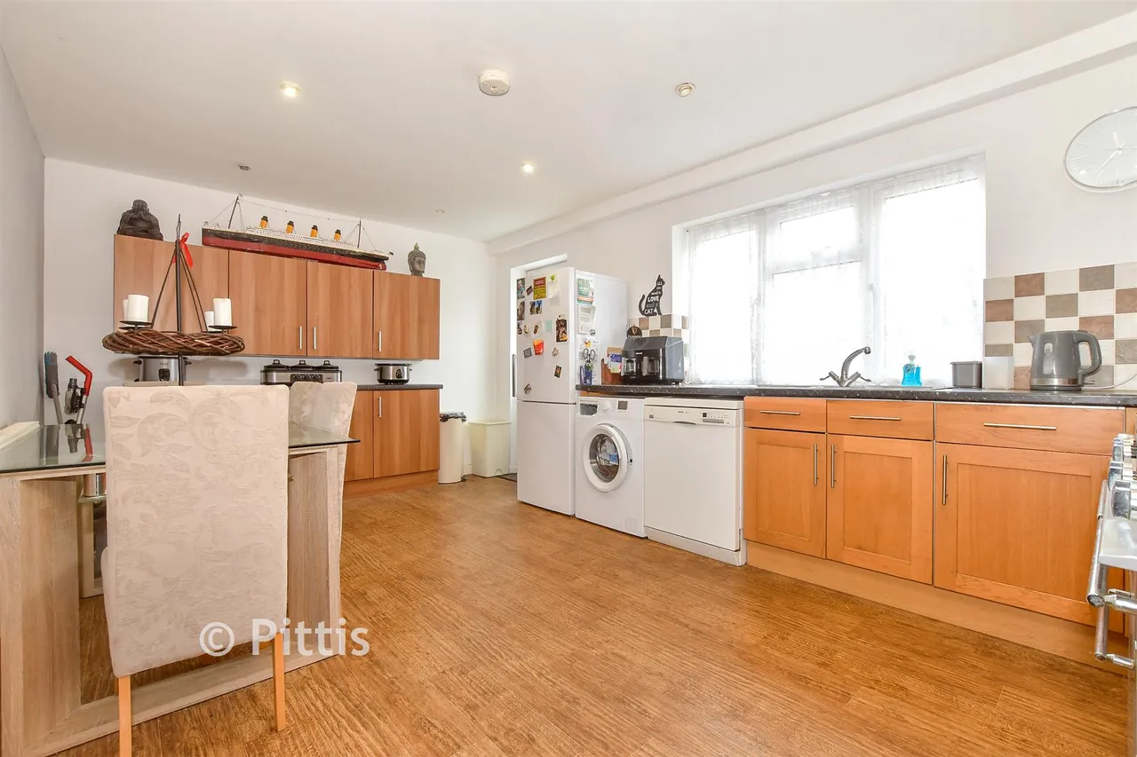 Granville Rise, Totland Bay, PO39, photo 5