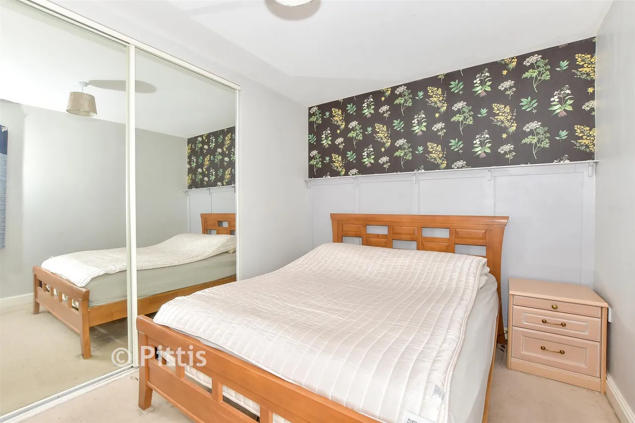 Granville Rise, Totland Bay, PO39, photo 10