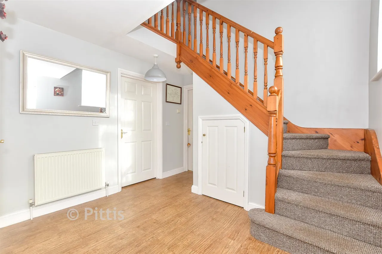 Granville Rise, Totland Bay, PO39, photo 6