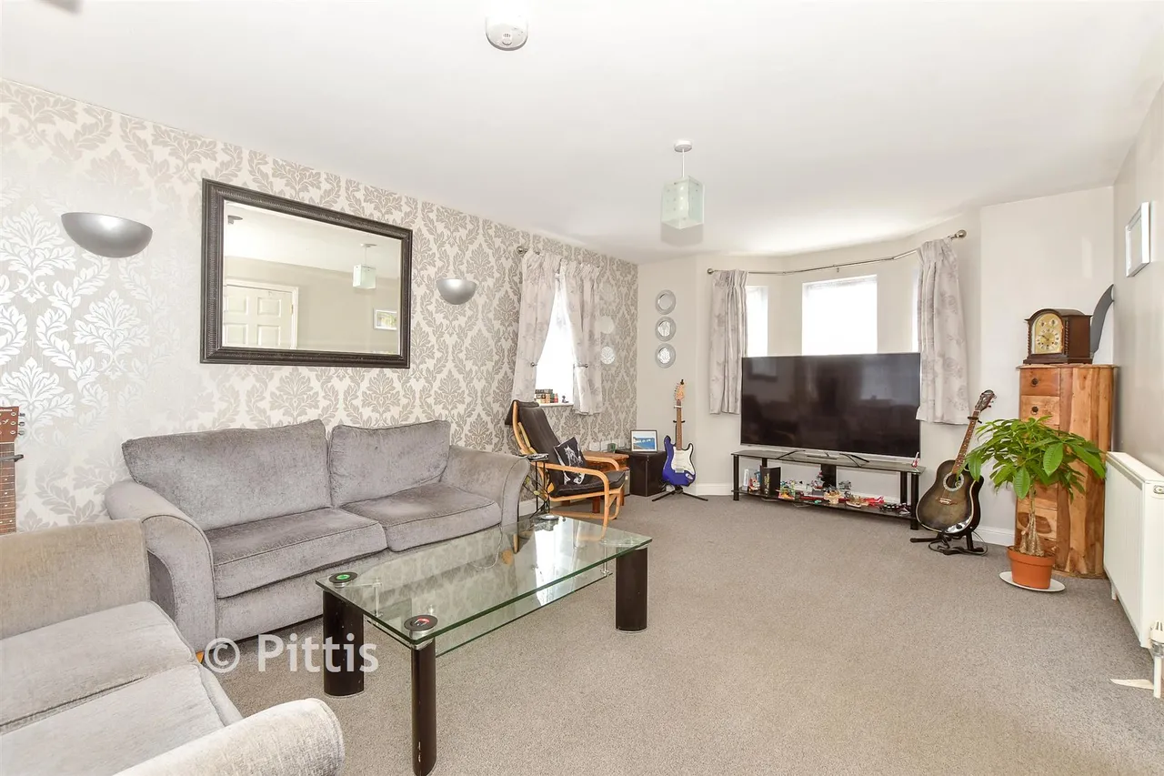 Granville Rise, Totland Bay, PO39, photo 7
