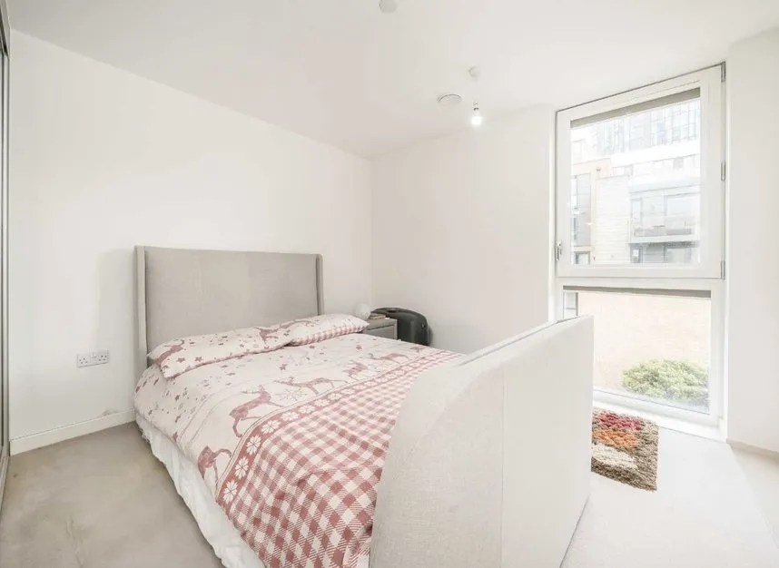 Baltic Avenue, Brentford, TW8, photo 5