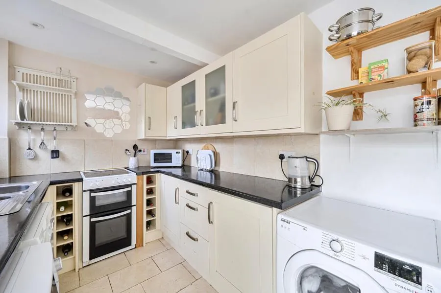 Lansdown Close, Woking, GU21, photo 7