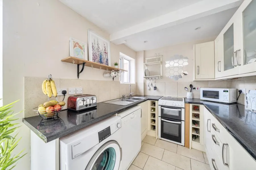 Lansdown Close, Woking, GU21, photo 6