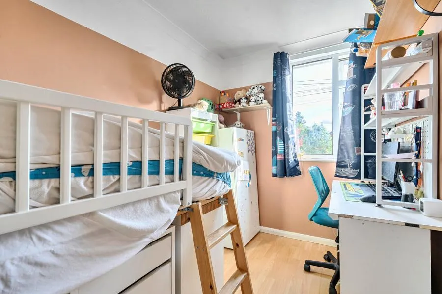 Lansdown Close, Woking, GU21, photo 15