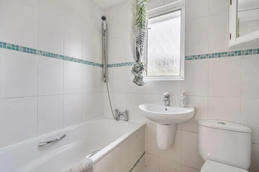 Lansdown Close, Woking, GU21, photo 17