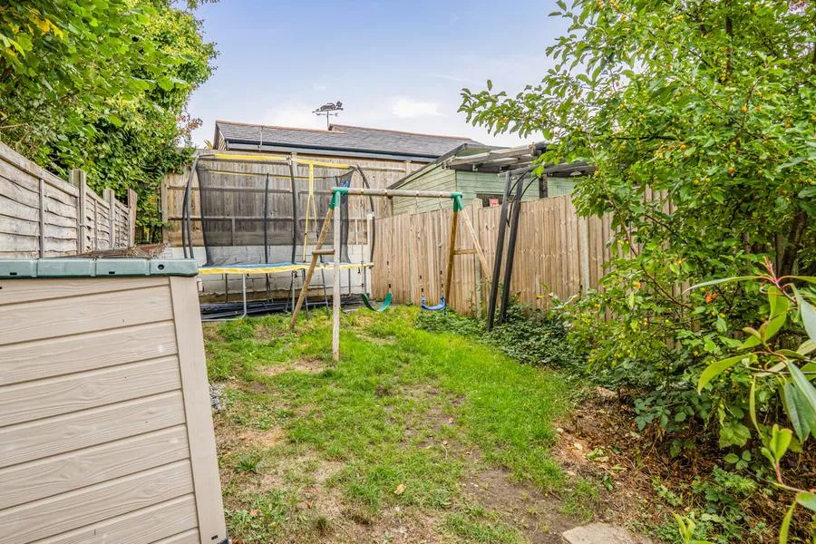 Lansdown Close, Woking, GU21, photo 19