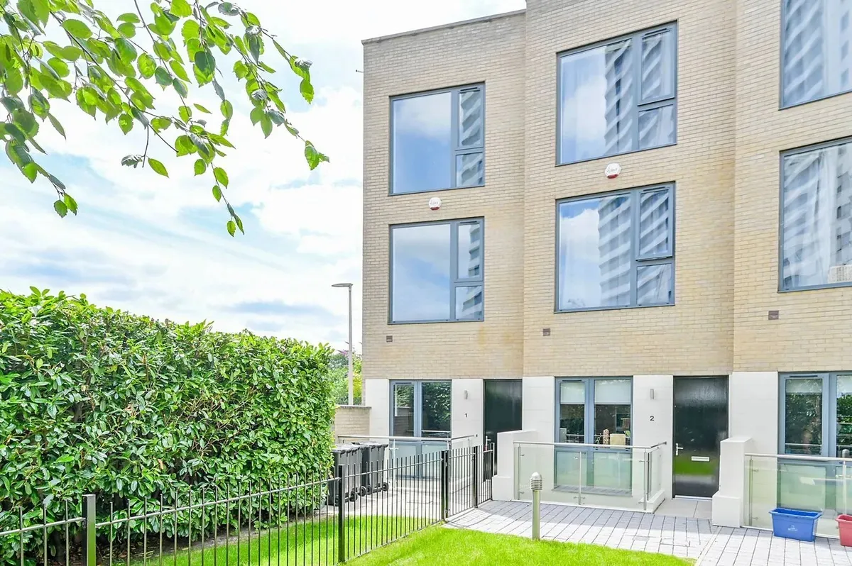 Gunnersbury Mews, Chiswick, W4, photo 4