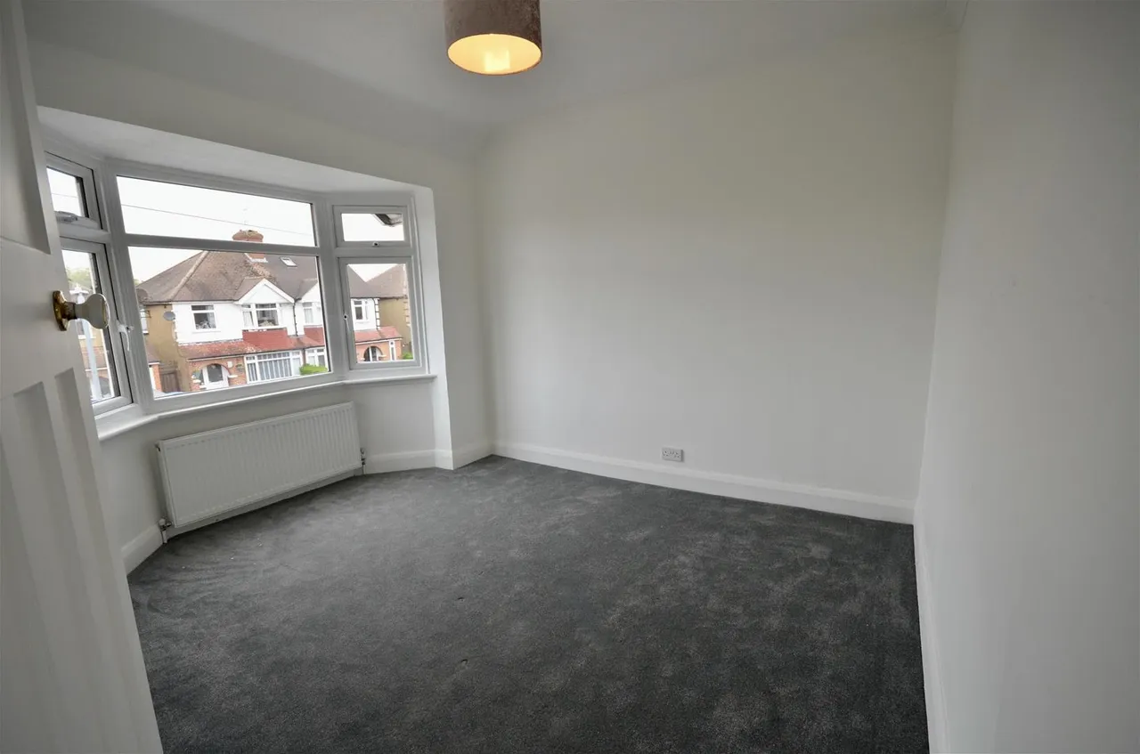 Meadow Road, Watford, photo 5