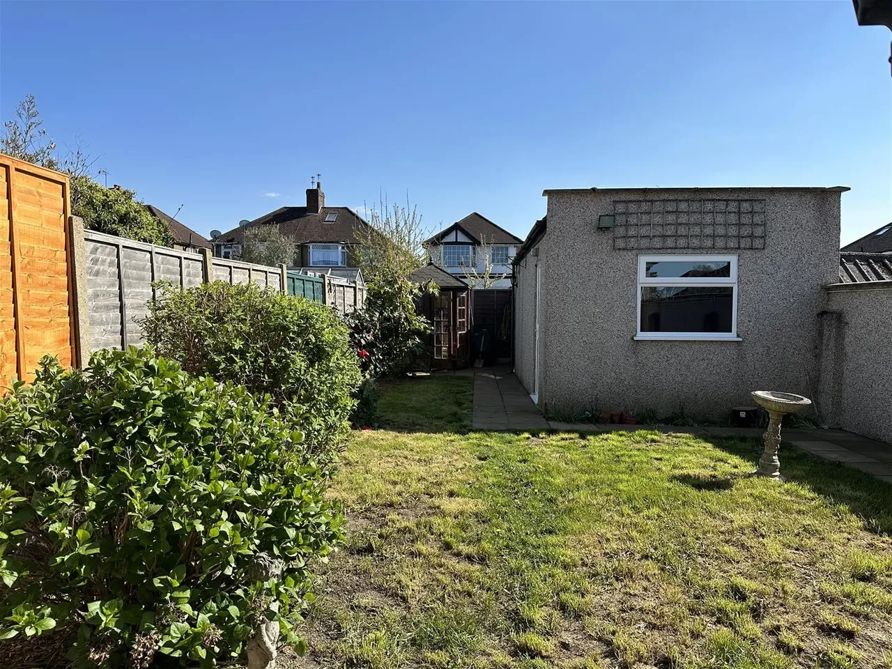 Meadow Road, Watford, photo 9