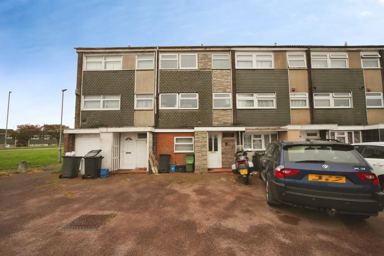 4 bed house for sale, Axe Close, Luton, LU3