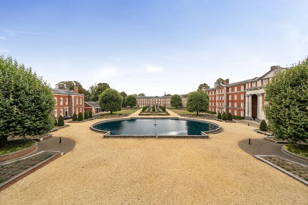Peninsula Square, Winchester, SO23, photo 2