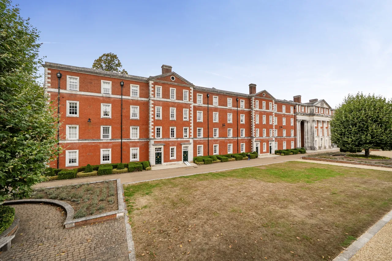 Peninsula Square, Winchester, SO23, photo 8