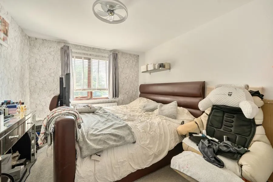 Blackbird Leys Road, Oxford, OX4, photo 10