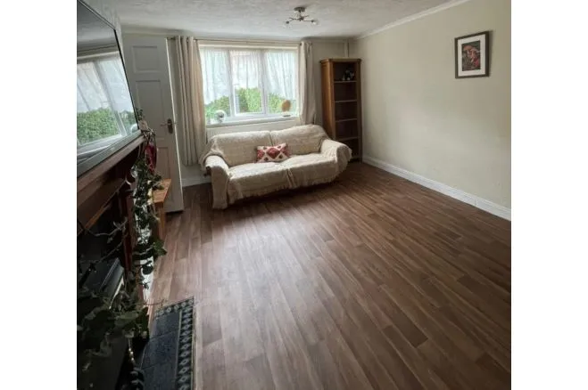 Meredith Close, Burton-On-Trent, photo 6