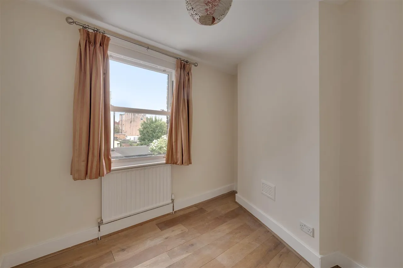 Howard Road, London, NW2, photo 7