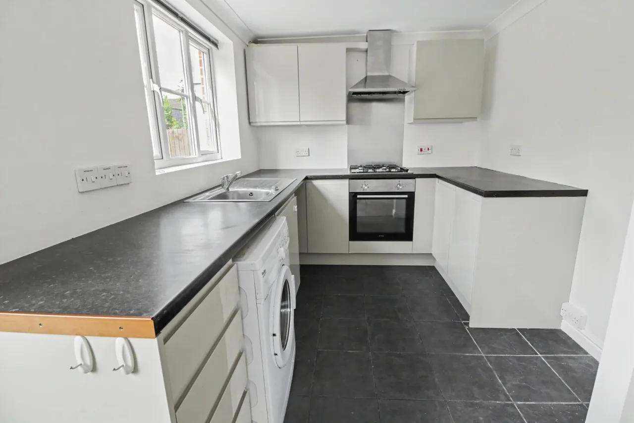 Hill Farm Road, Long Stratton, photo 7