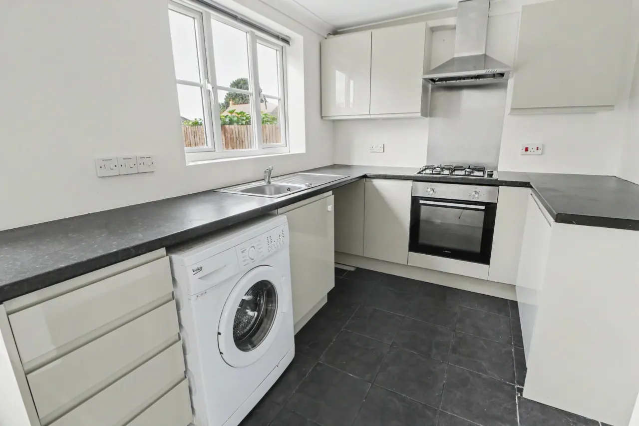 Hill Farm Road, Long Stratton, photo 2