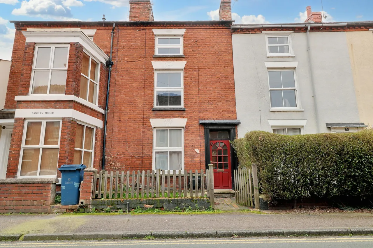 4 bed property for sale, County Road, Stafford