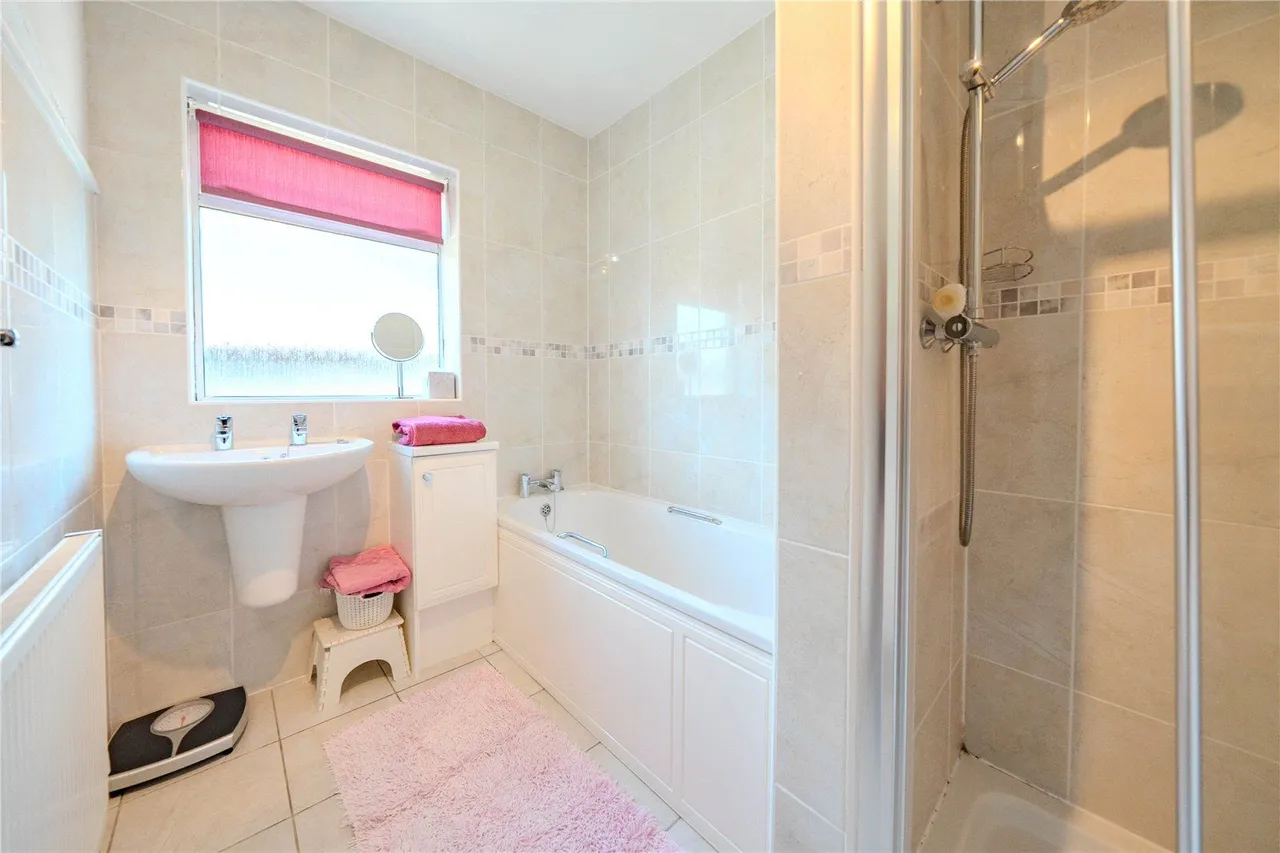 Stonegate Road, Leeds, LS17, photo 10