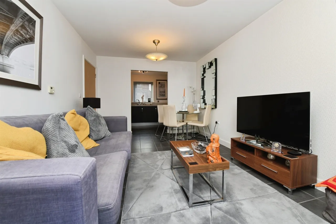 2 bed flat for sale, Cedar Avenue, Chelmsford, CM1