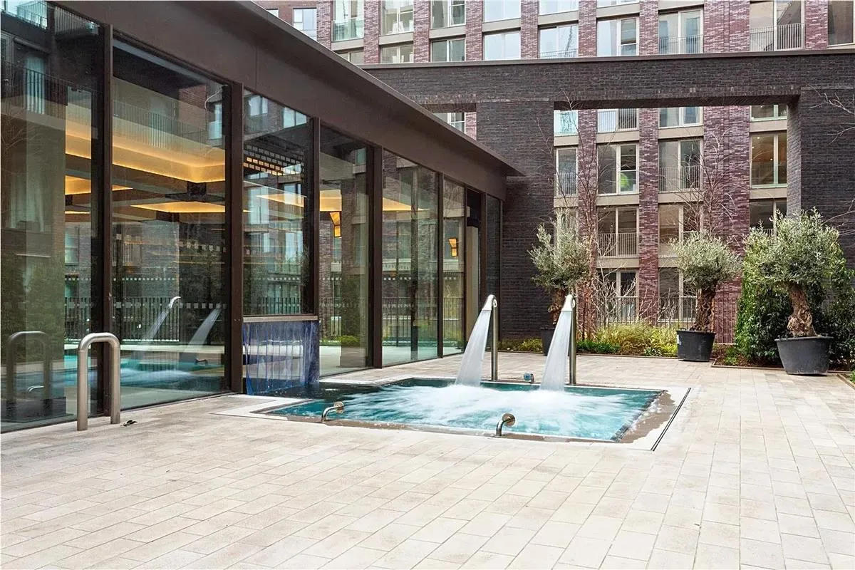 New Union Square, London, SW11, photo 20