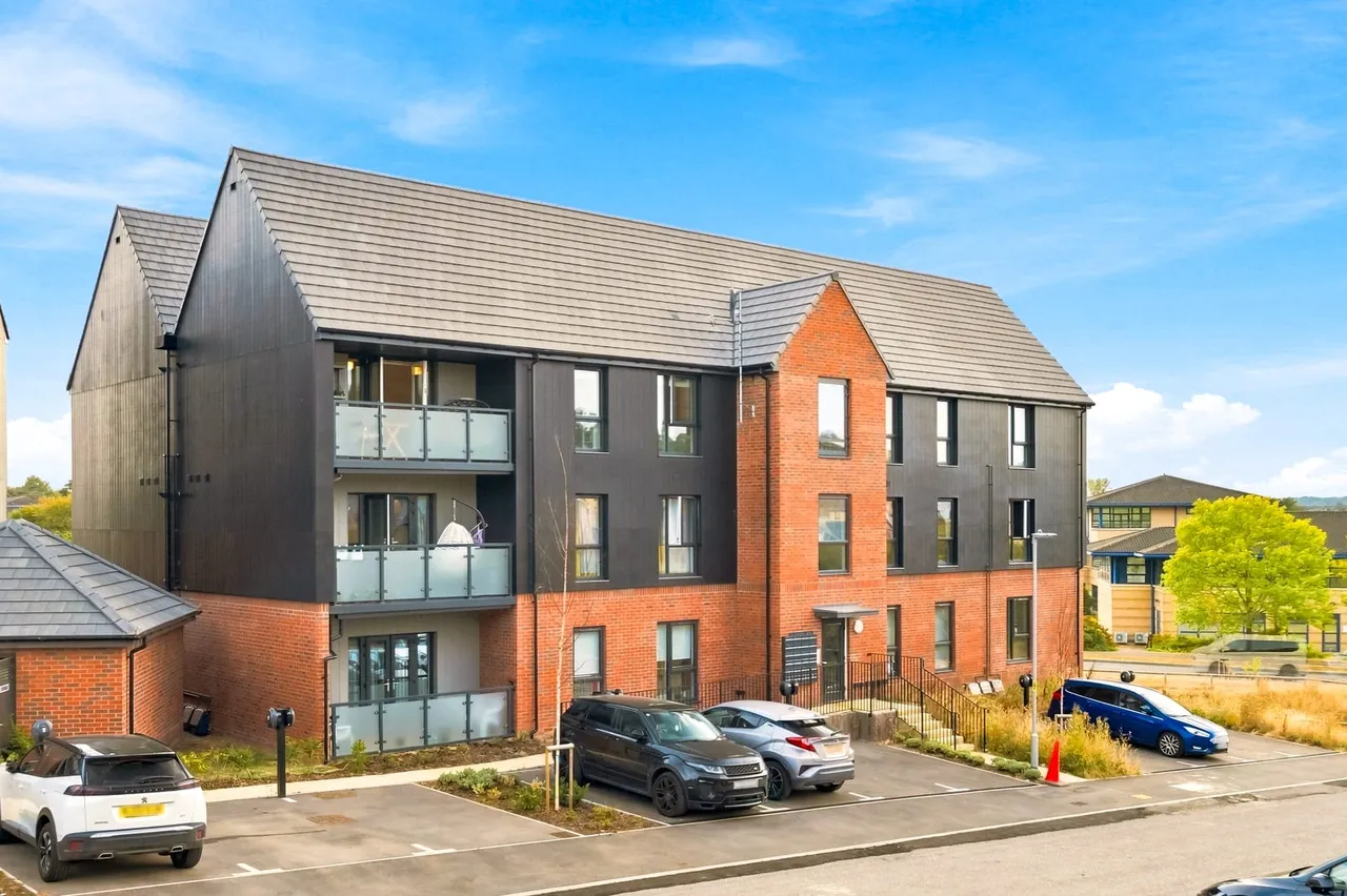 Flat 9, 3 Dickens Lane, Milton Keynes, Kents Hill Park, MK7 6FH, photo 3
