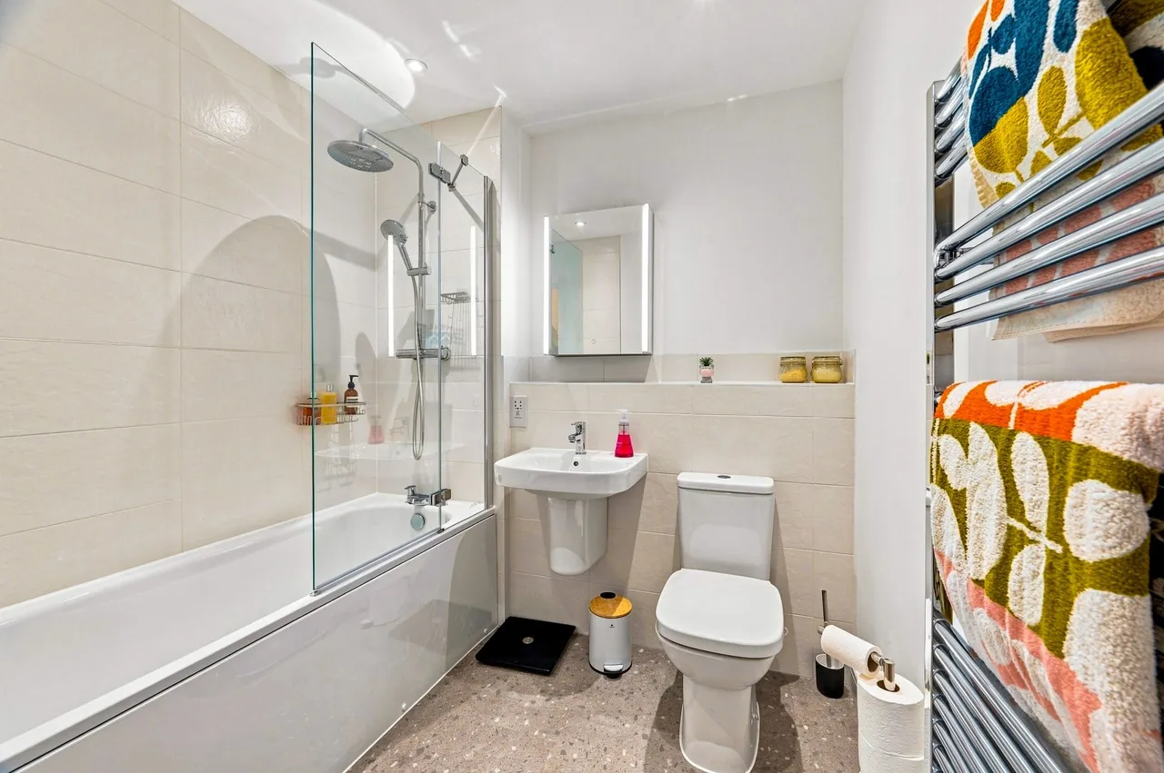 Flat 9, 3 Dickens Lane, Milton Keynes, Kents Hill Park, MK7 6FH, photo 15
