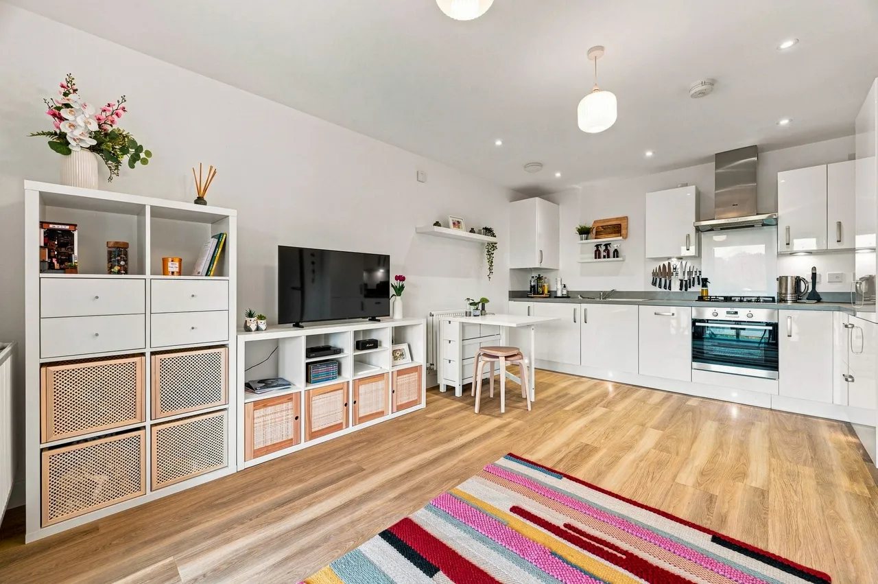 Flat 9, 3 Dickens Lane, Milton Keynes, Kents Hill Park, MK7 6FH, photo 2