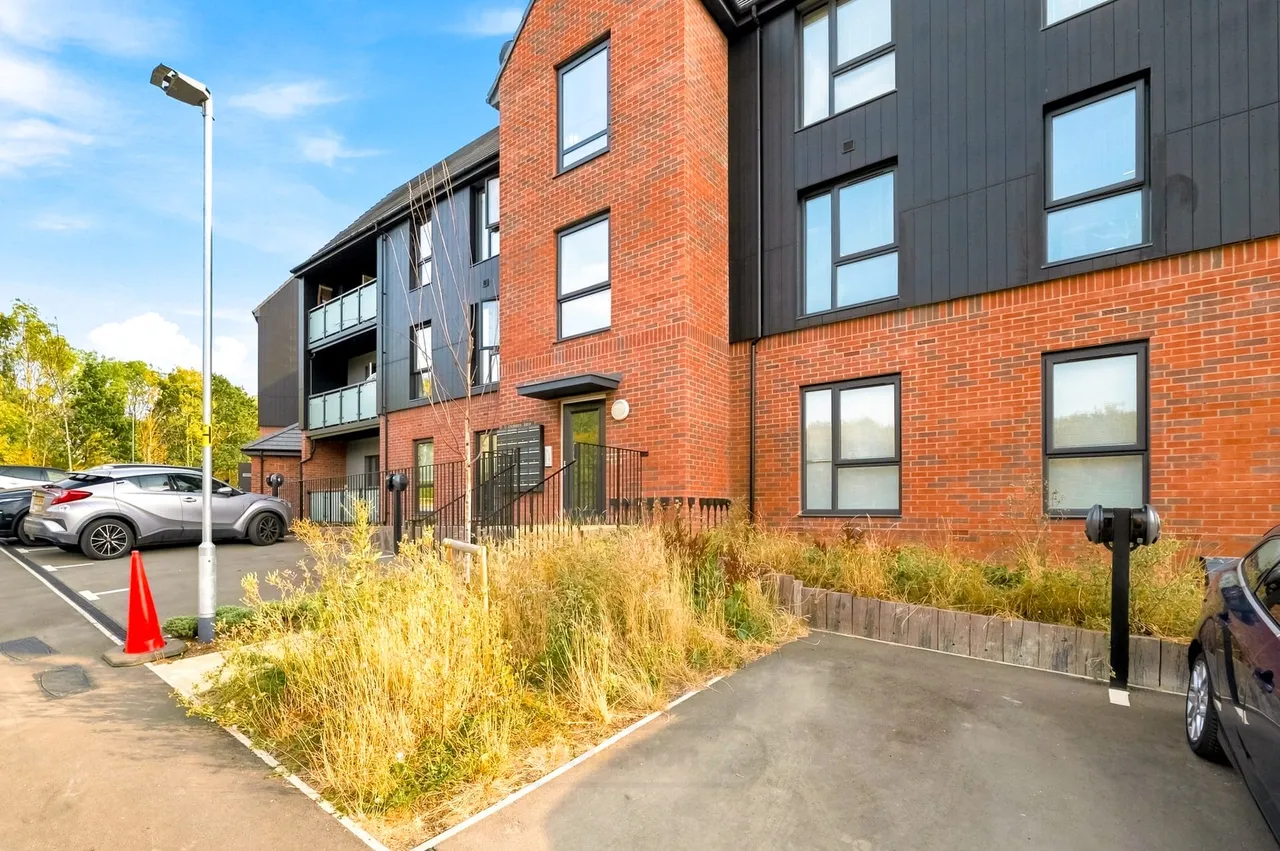 Flat 9, 3 Dickens Lane, Milton Keynes, Kents Hill Park, MK7 6FH, photo 17
