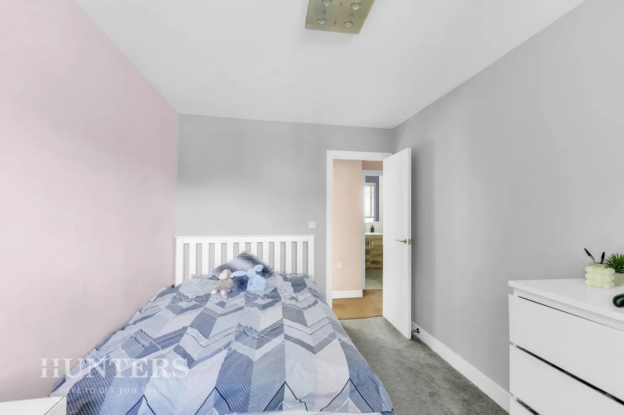 Guardian Close, Wardle, OL12, photo 20