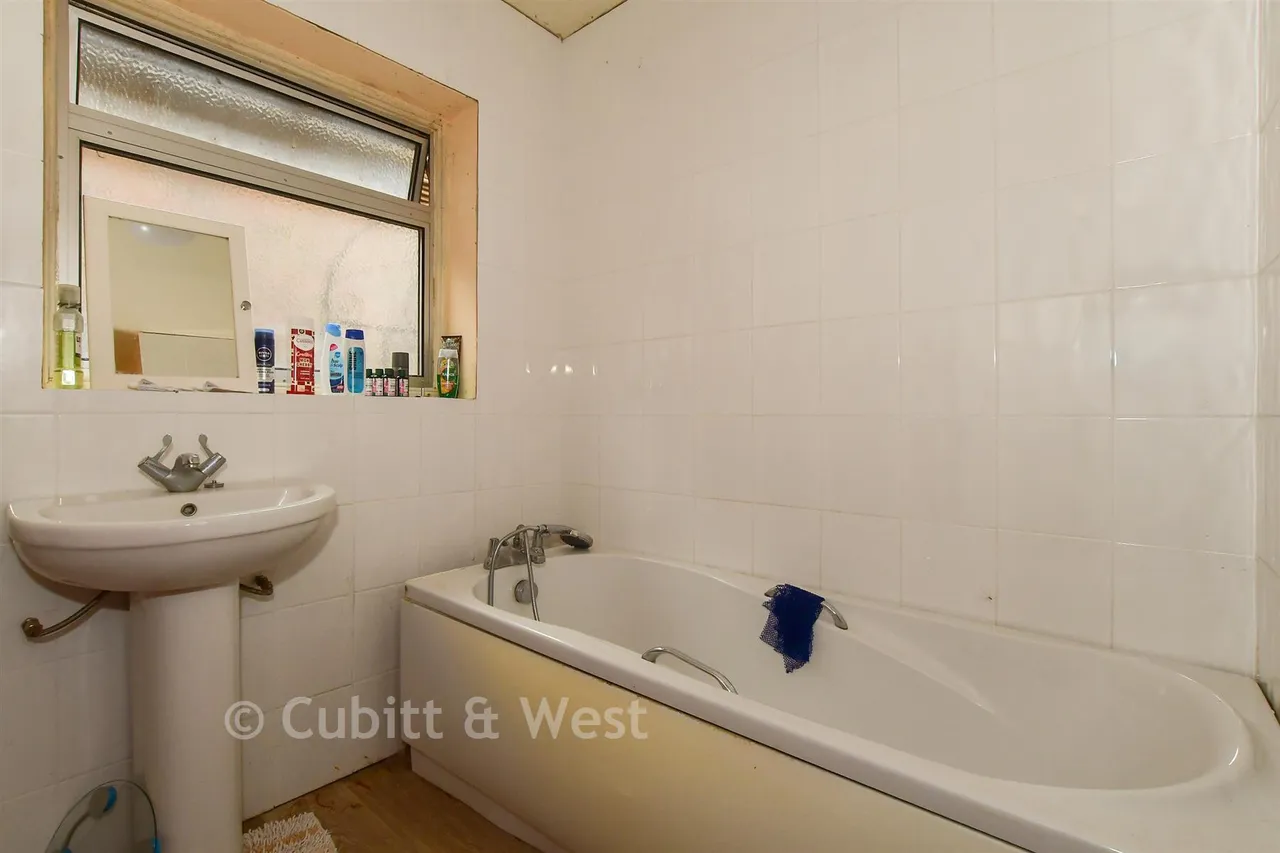 Harborough Drive, Pulborough, RH20, photo 9