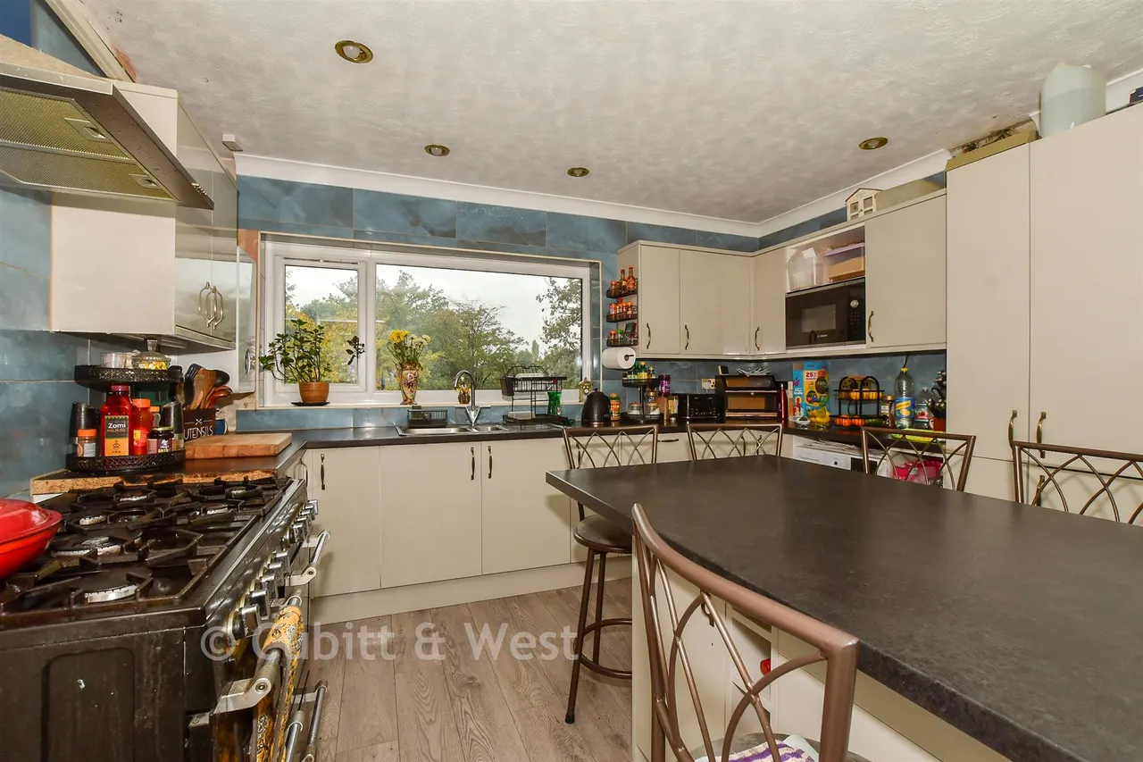 Harborough Drive, Pulborough, RH20, photo 4