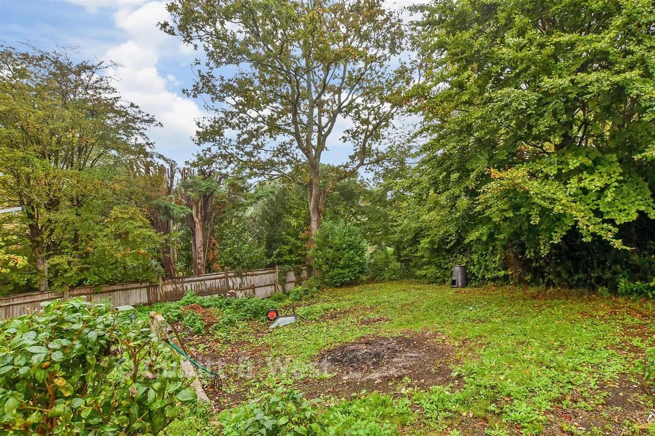 Harborough Drive, Pulborough, RH20, photo 12