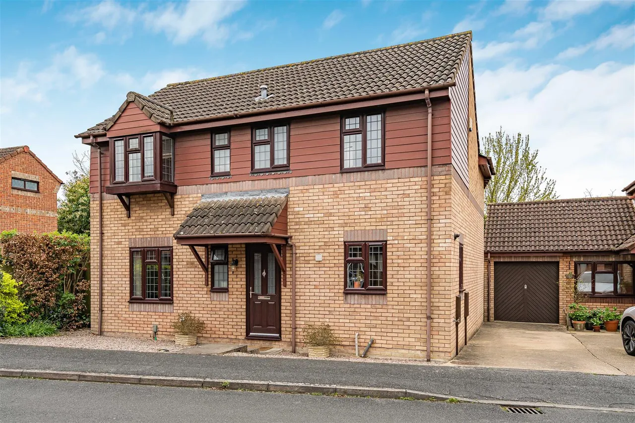 4 bed property for sale, Clover Court, Cambridge, CB1
