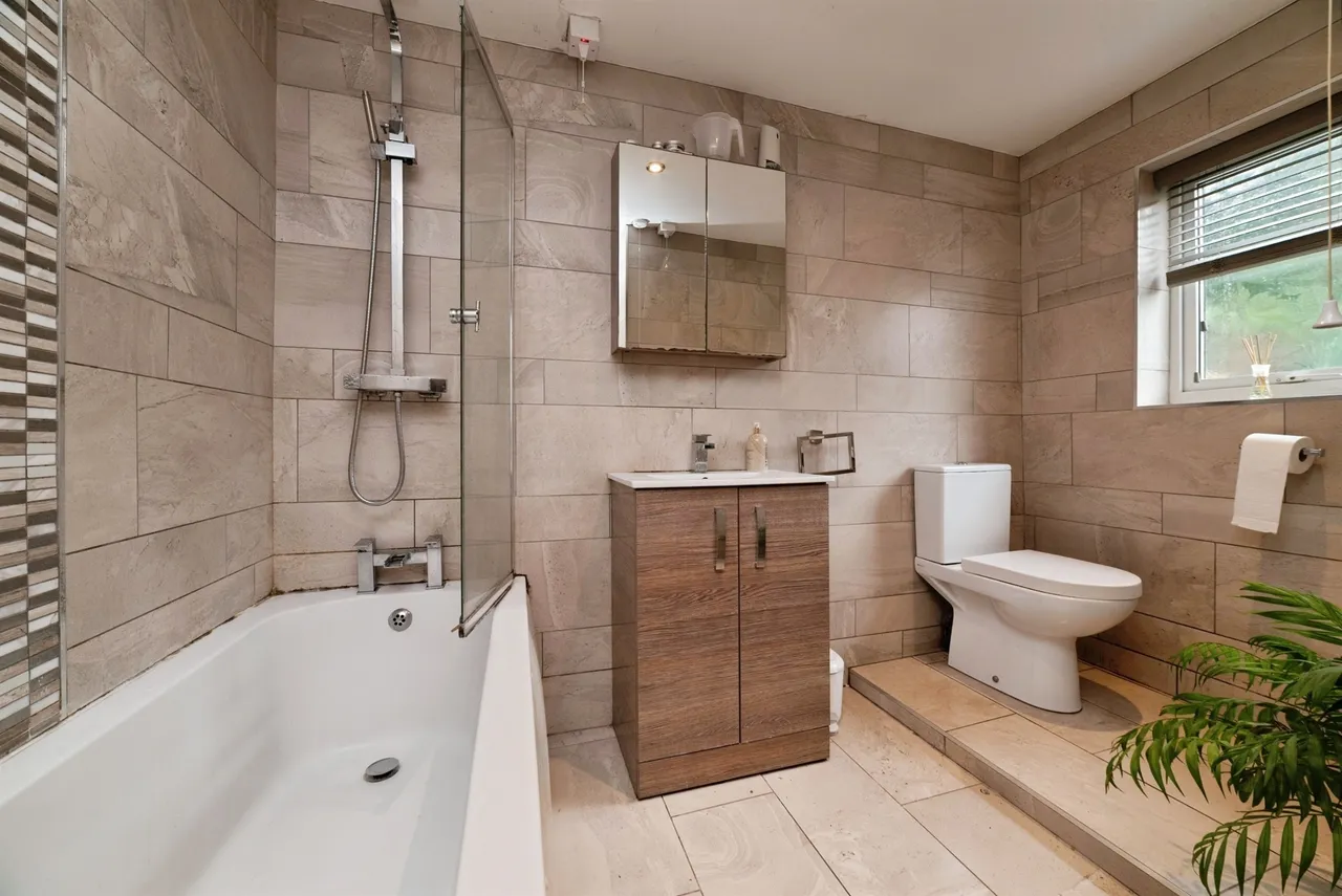 Chestnut Grove, Garden Village, Hull, photo 12