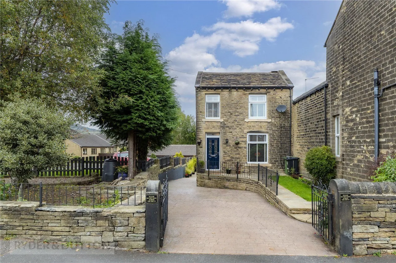 3 bed house for sale, Wessenden Head Road, Meltham, HD9