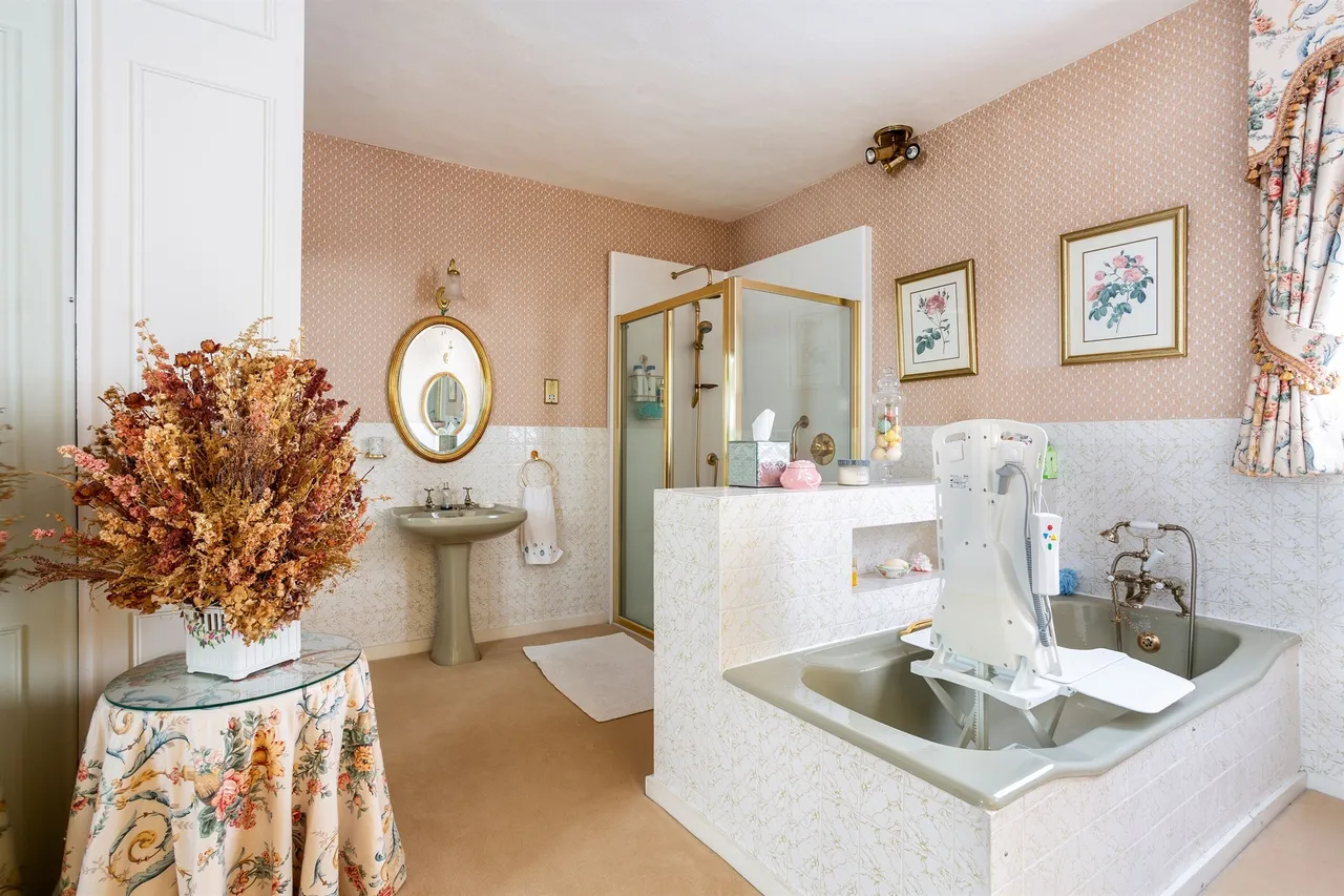 Munden Road, Dane End, SG12, photo 12