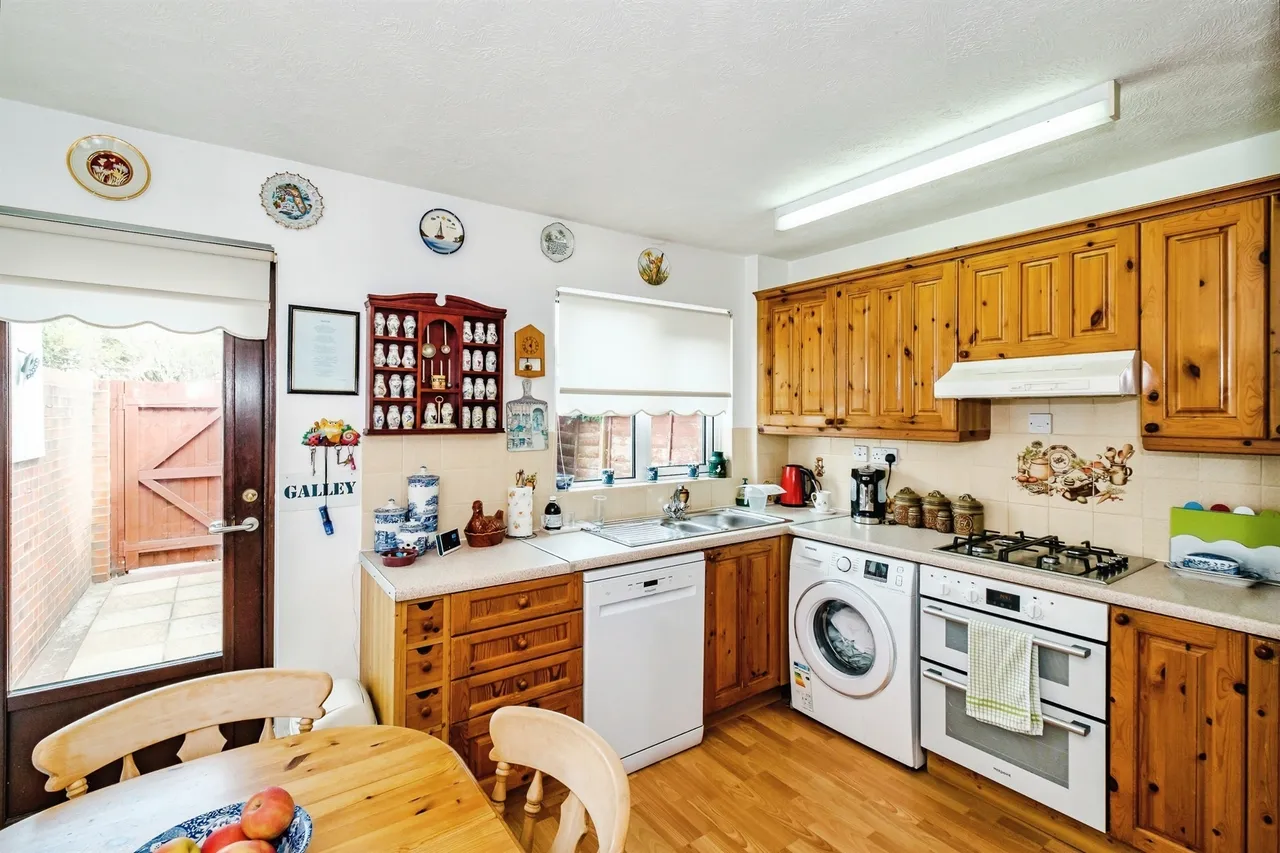 Newport Mews, Worthing, BN11, photo 14