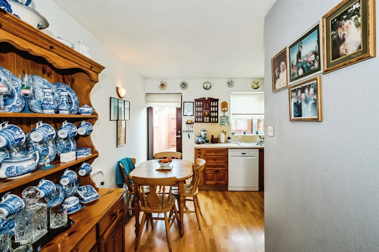 Newport Mews, Worthing, BN11, photo 13