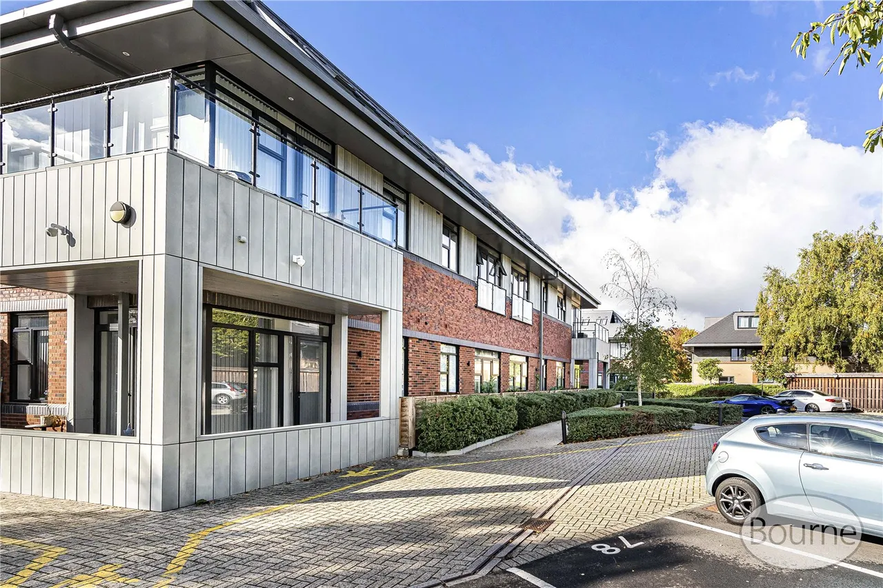 Albert Drive, Sheerwater, GU21, photo 14