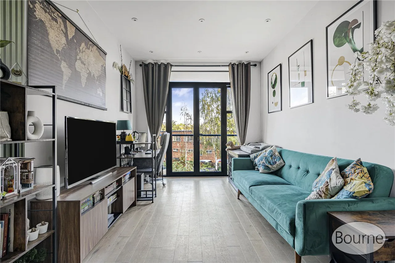 1 bed flat for sale, Albert Drive, Sheerwater, GU21