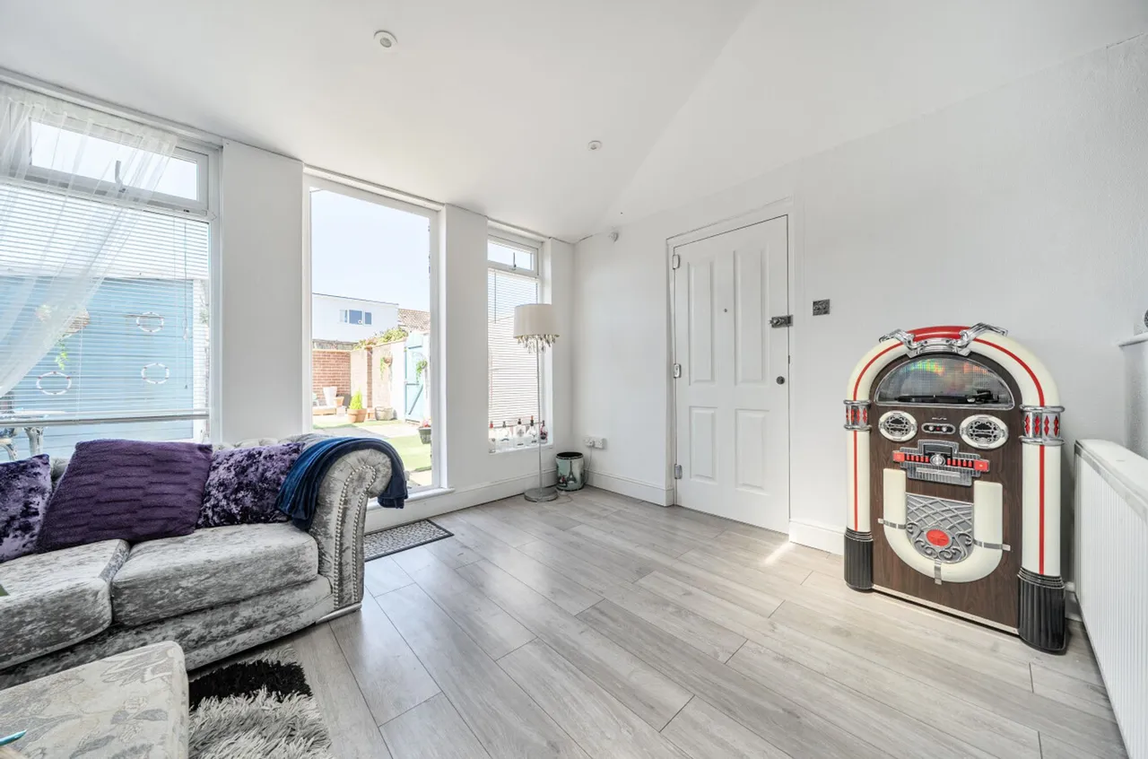 Church Road, Selsey, PO20, photo 4