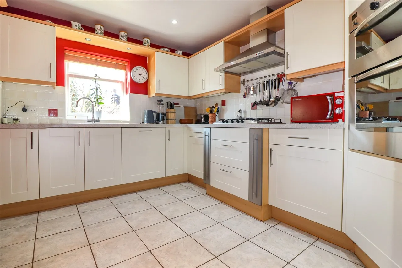 Elvetham Crescent, Fleet, Hampshire, GU51 1BU, photo 2