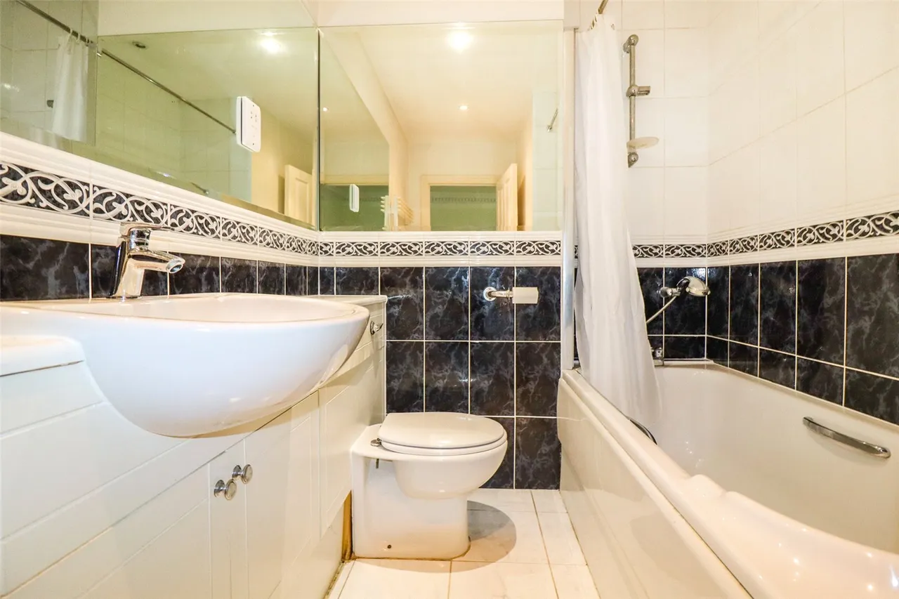 Elvetham Crescent, Fleet, Hampshire, GU51 1BU, photo 14