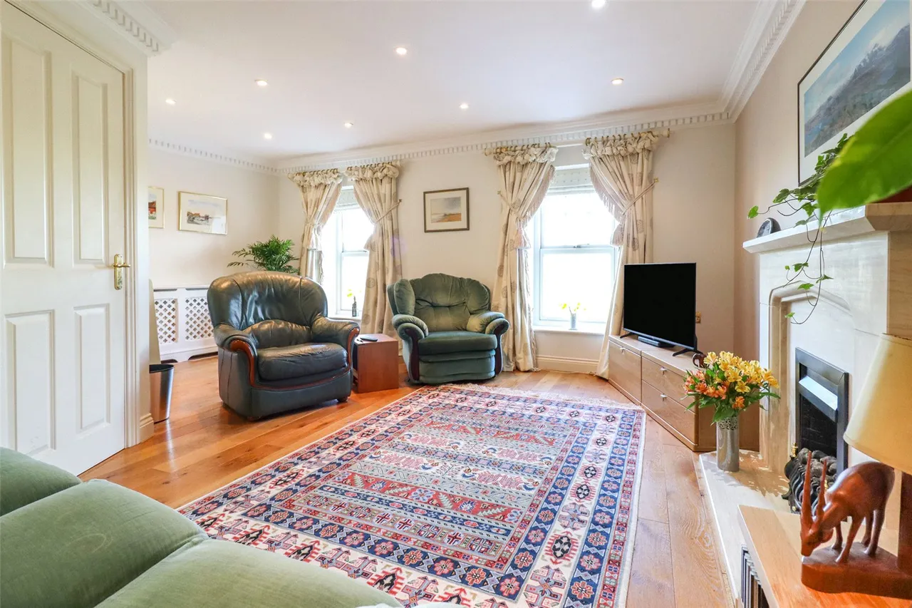 Elvetham Crescent, Fleet, Hampshire, GU51 1BU, photo 3
