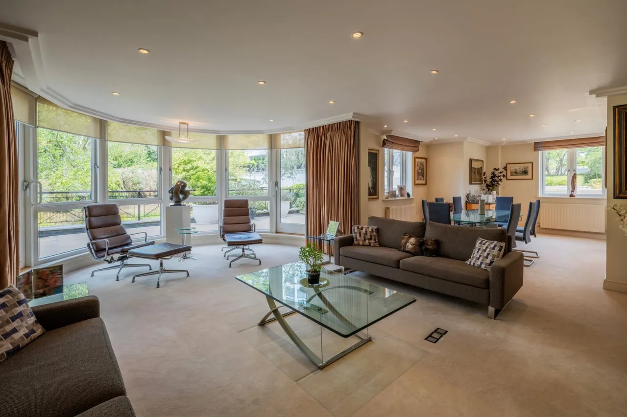 4 bed property for sale — Kidderpore Avenue, Hampstead, London, NW3 7SJ