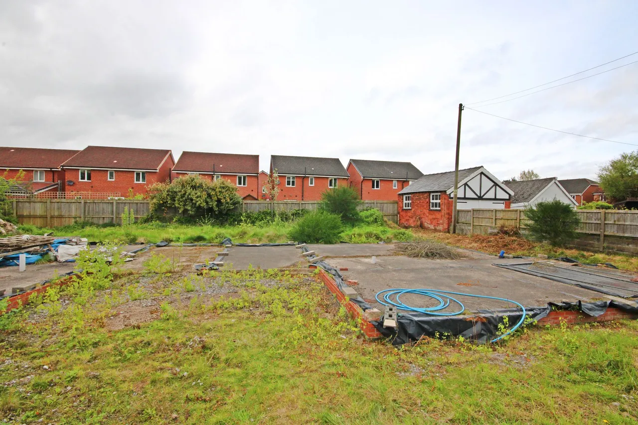 Land at, Holmes Chapel Road, Middlewich, CW10 0JA, photo 5